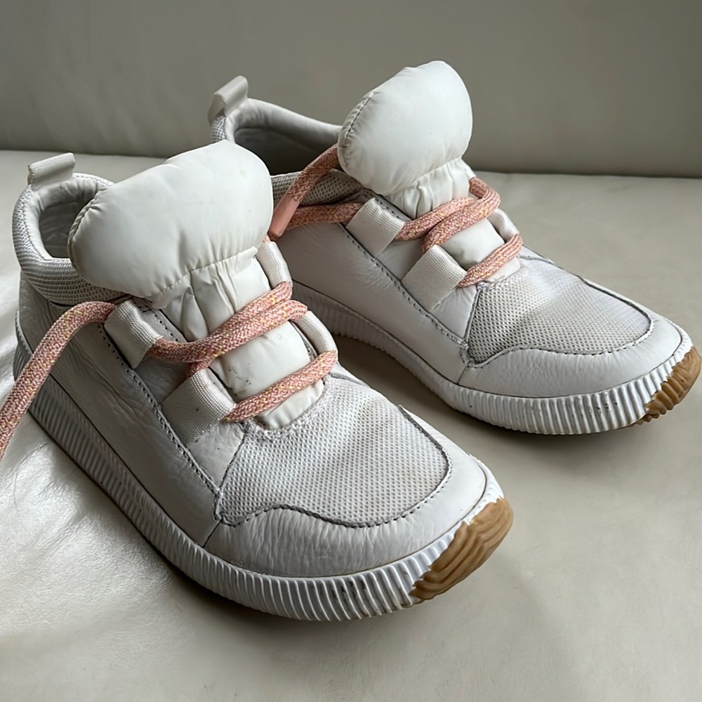 Sorel Out and About Street Sneaker Size 9